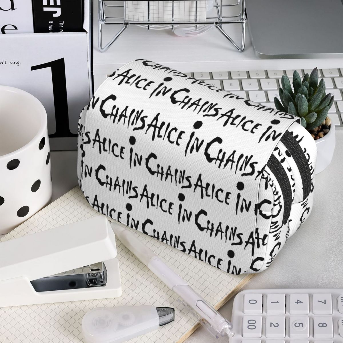 Piórnik Alice In Chains Rooste – Stationery And Office Supply Chain recenzja i cena